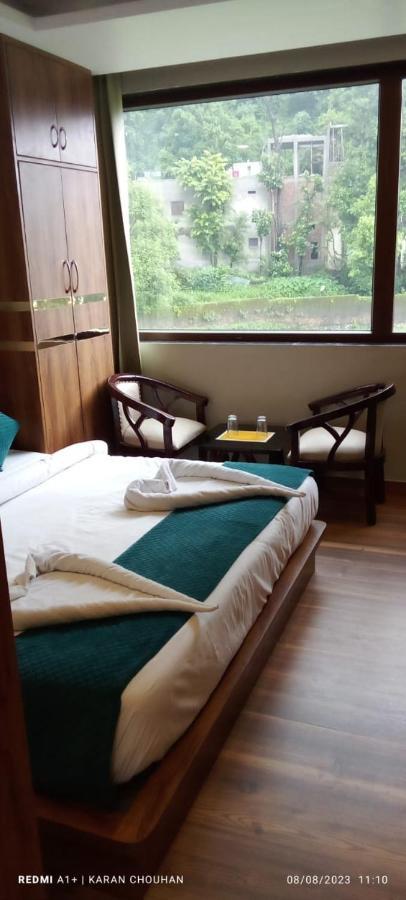 Hotel & Hostel Vimal Ganga Rishīkesh Eksteriør billede